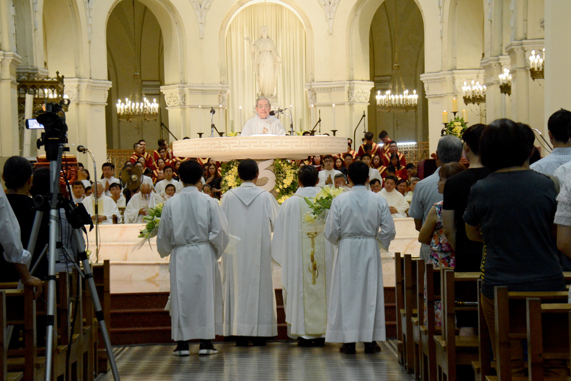 Lễ Mình Máu Thánh Chúa & Tạ ơn 45 năm linh mục của Cha Inhaxiô Hồ Văn Xuân