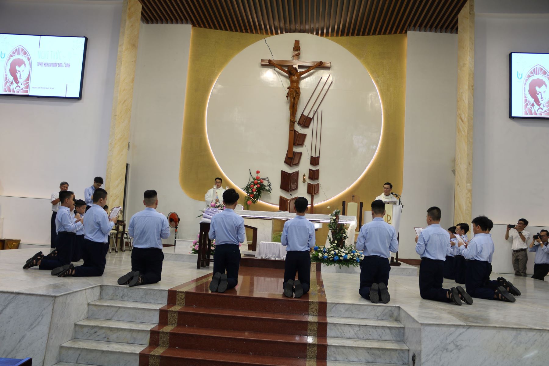 Giáo xứ Tân Việt: Bổn mạng Ban lễ Sinh - 2024