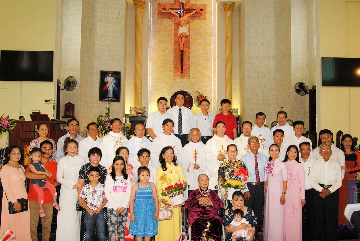 Giáo xứ Nam Hải: Hồng ân Linh mục
