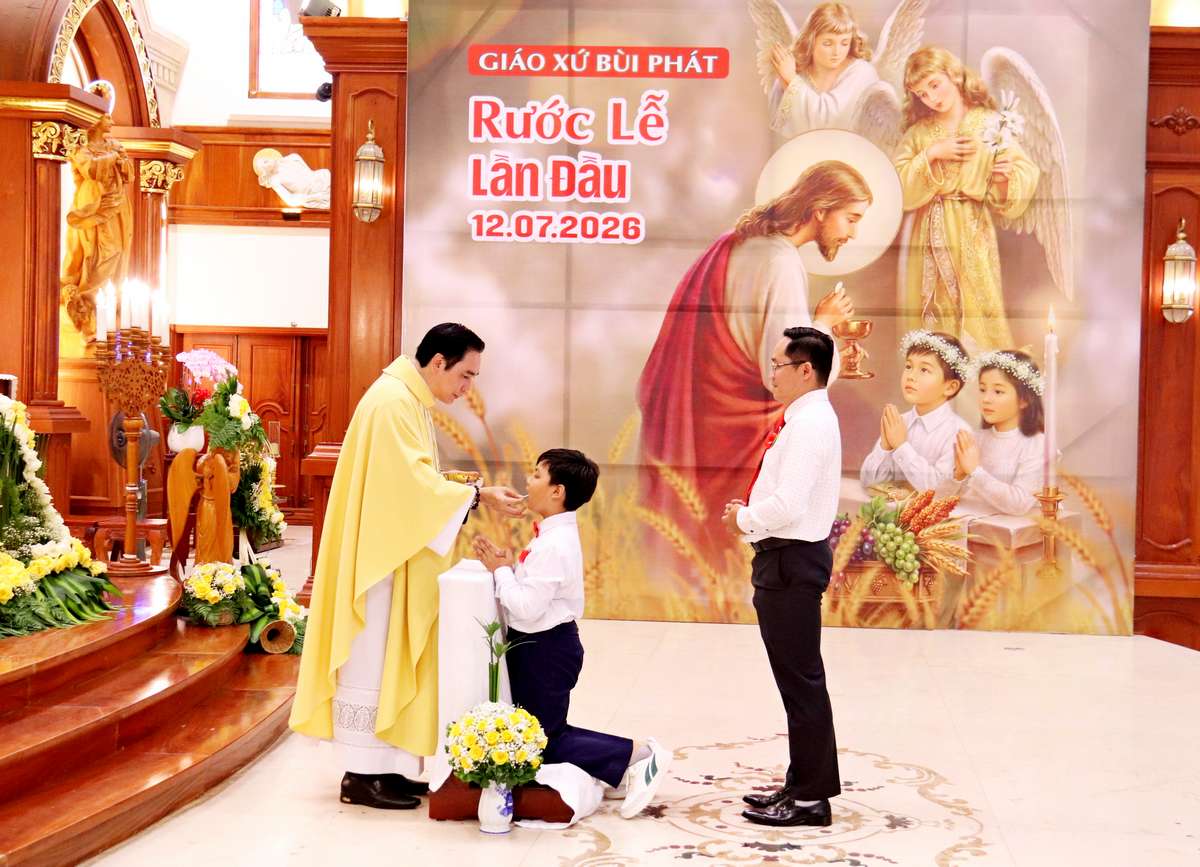 Giáo xứ Bùi Phát: Thánh lễ Rước lễ lần đầu năm 2026