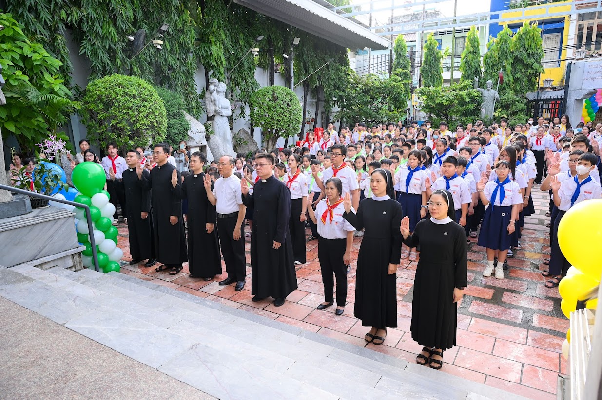 Giáo xứ Vĩnh Hòa khai giảng năm học Giáo lý 2025-2026