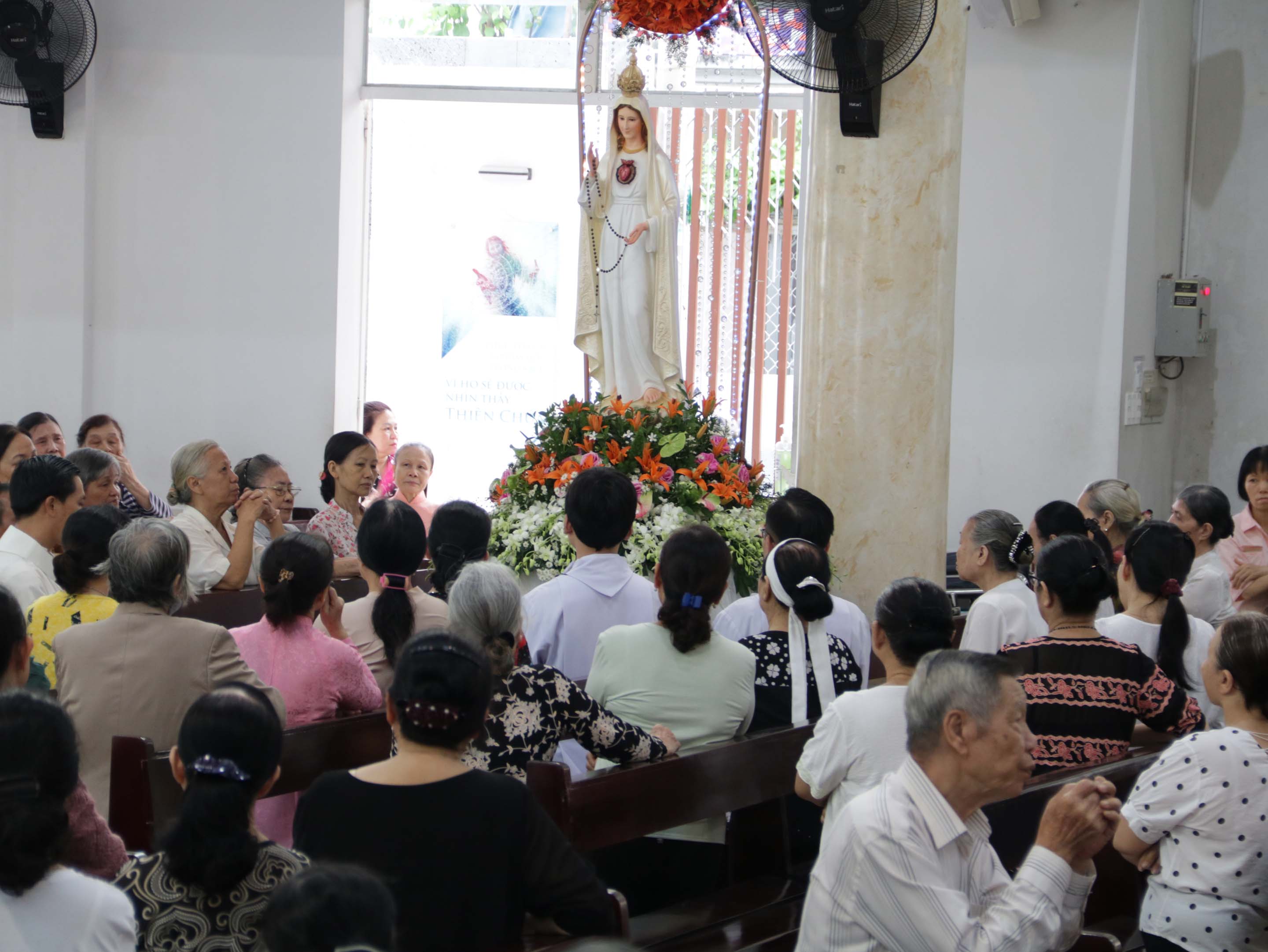 Giáo xứ Tân Việt: Kỷ niệm Đức Mẹ hiện ra tại Fatima ngày 13-10-2020