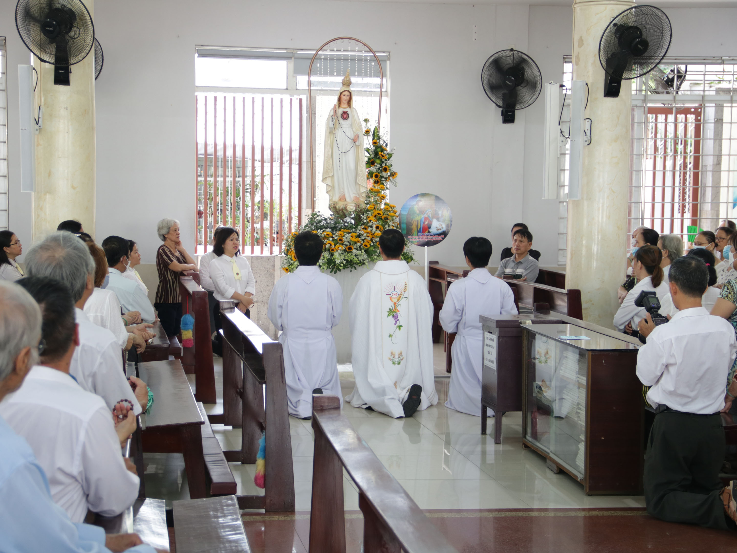 Giáo xứ Tân Việt: Kỷ niệm Đức Mẹ hiện ra tại Fatima 13-10-2022