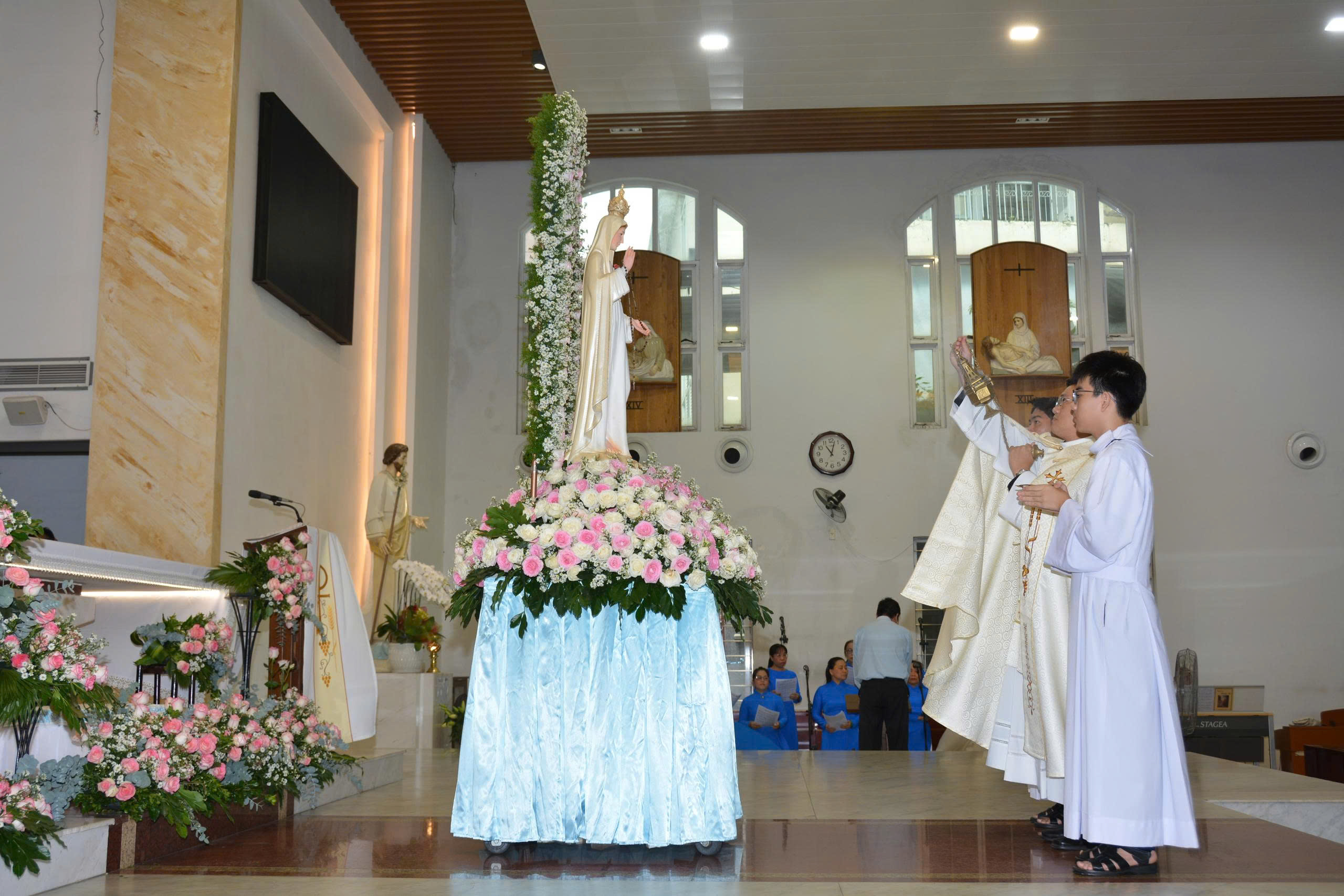 Giáo xứ Tân Việt: Kỷ niệm Đức Mẹ hiện ra tại Fatima 2026