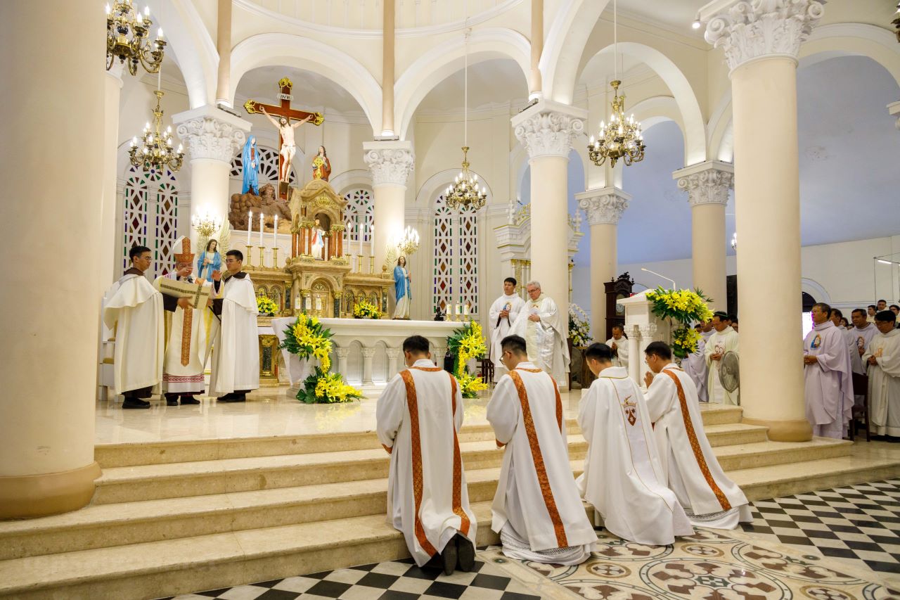 Dòng Cát Minh: Thánh lễ truyền chức Linh mục và Phó tế - 2024