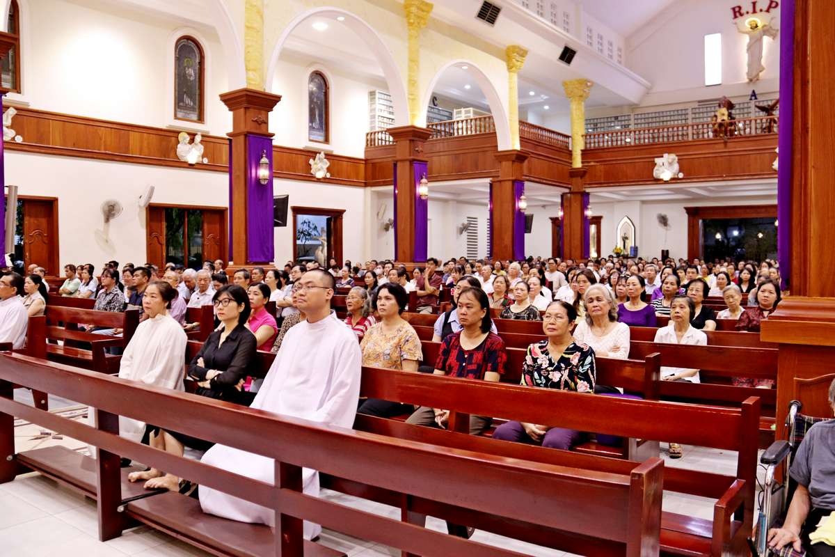 Giáo xứ Bùi Phát: Giới trẻ tĩnh tâm Mùa Chay 2026