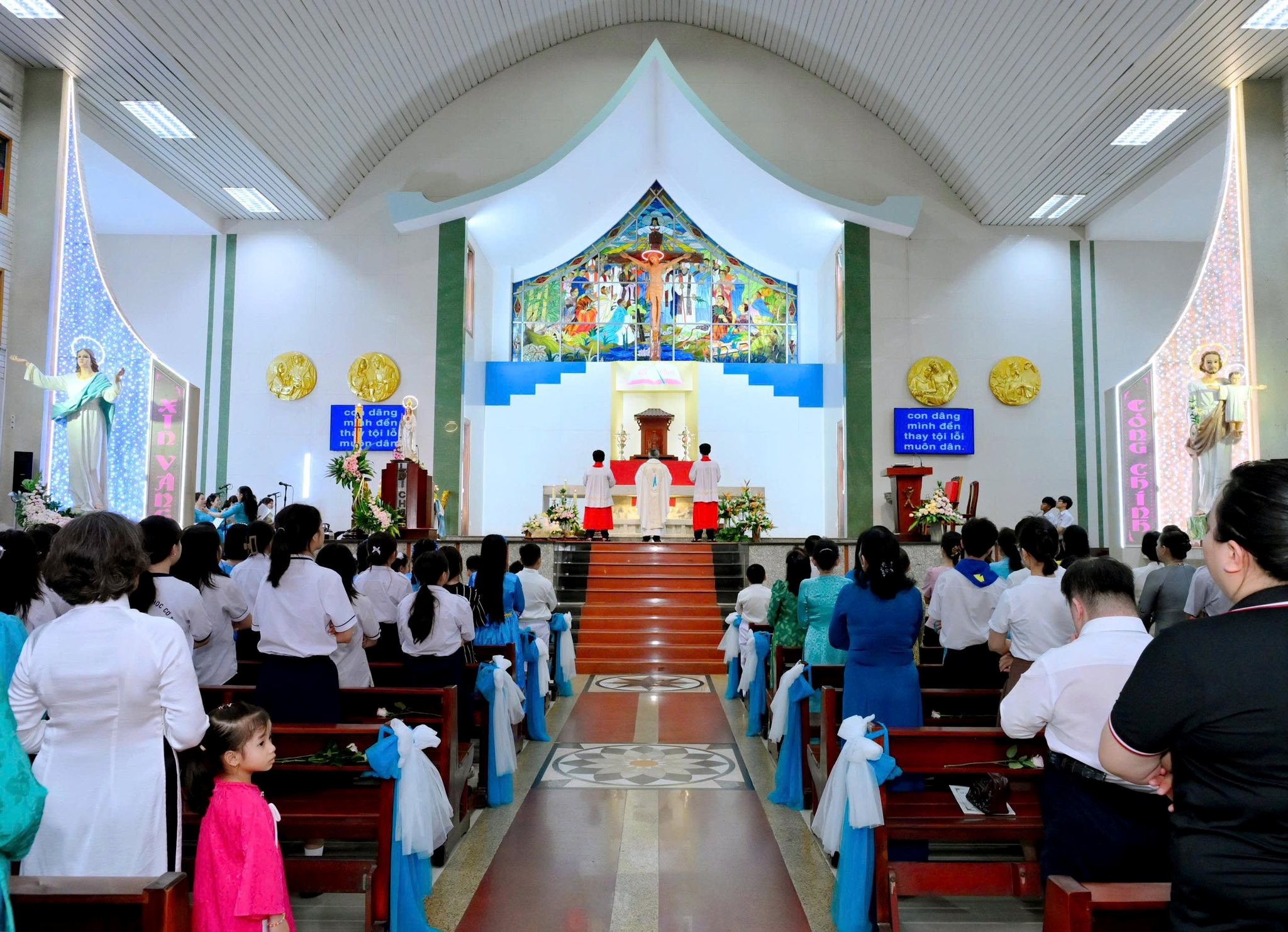 Giáo xứ Tân Phú Hòa mừng lễ Đức Mẹ Fatima bổn mạng giáo khu
