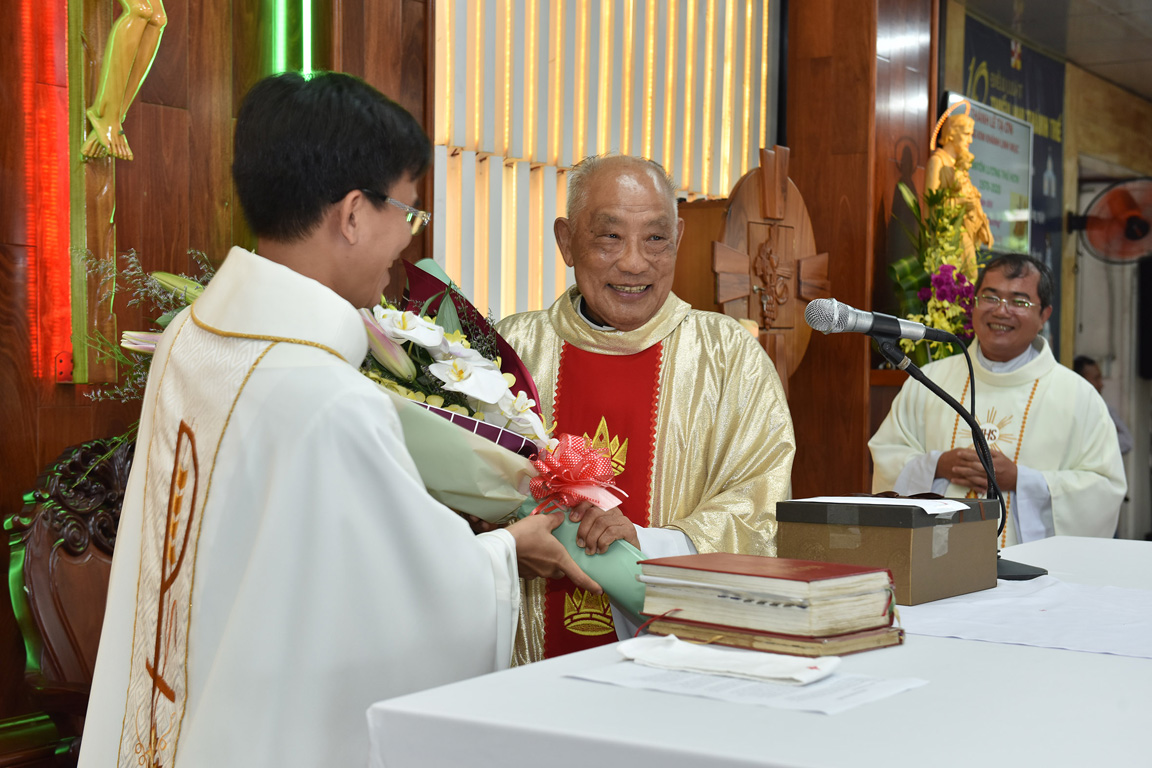 Giáo xứ Mông Triệu: Lễ Tạ ơn mừng Kim khánh linh mục Antôn Lương Thủ Hơn