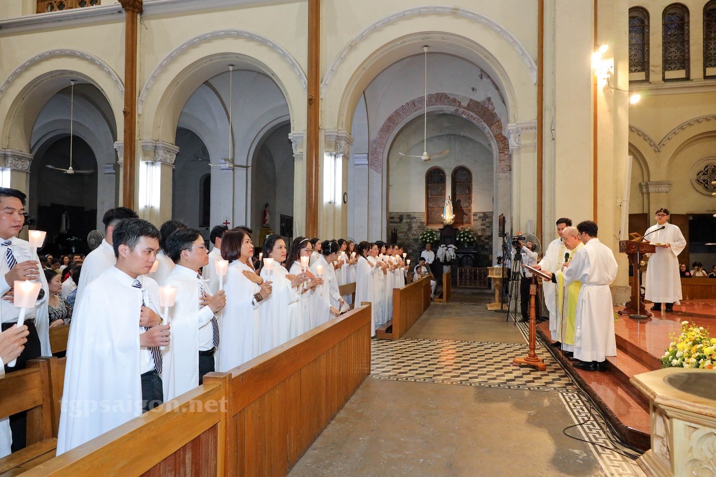 Thánh lễ mừng kính Chúa Ba Ngôi & 50 năm linh mục Cha Sở Nhà thờ chính tòa Đức Bà Sài Gòn – Ban bí tích Khai tâm Kitô giáo