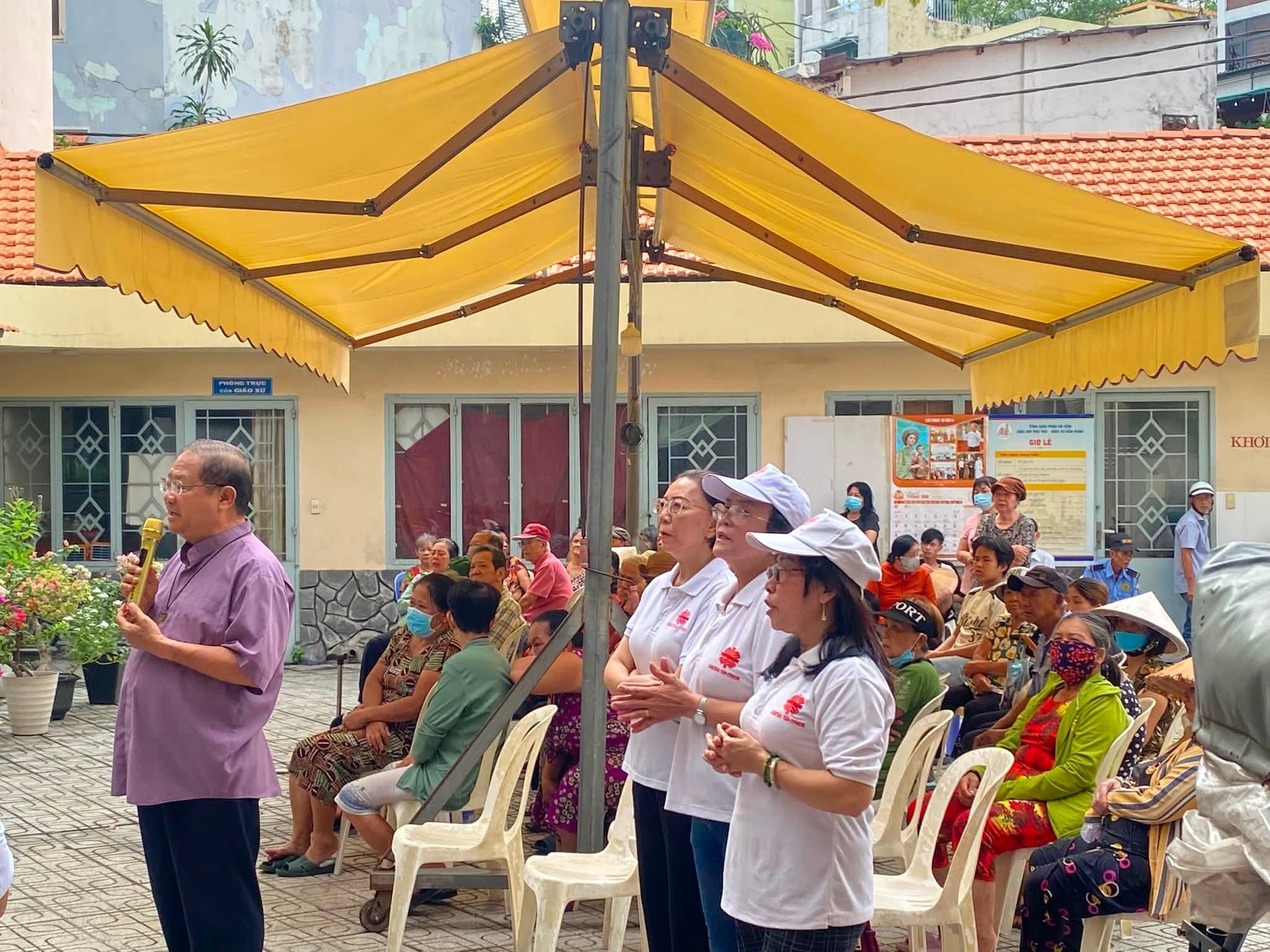 Giáo xứ Hòa Hưng: Hạnh phúc khi chia sẻ