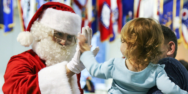 Chúng ta có nên khuyến khích con cái chúng ta tin vào Ông Già Noel ?