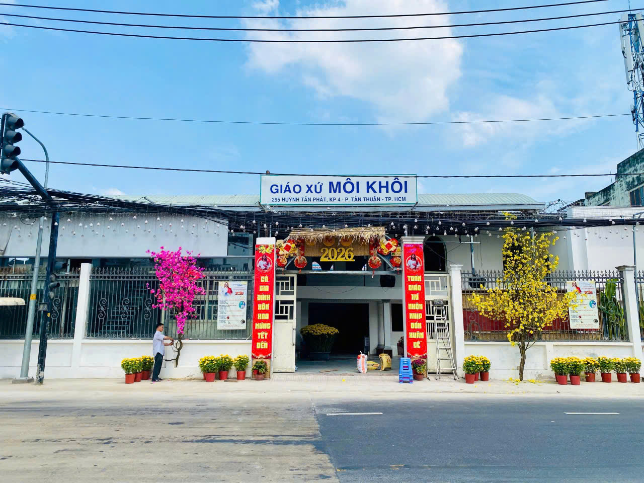 Giáo xứ Môi Khôi rộn ràng ngày Hội Xuân giữa công trình trùng tu nhà thờ