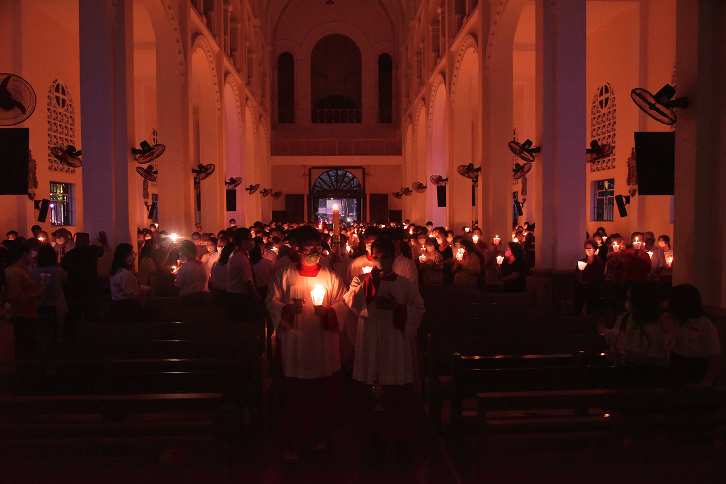 Đêm Vọng Phục sinh tại Giáo xứ Jeanne d’Arc ngày 16-4-2022