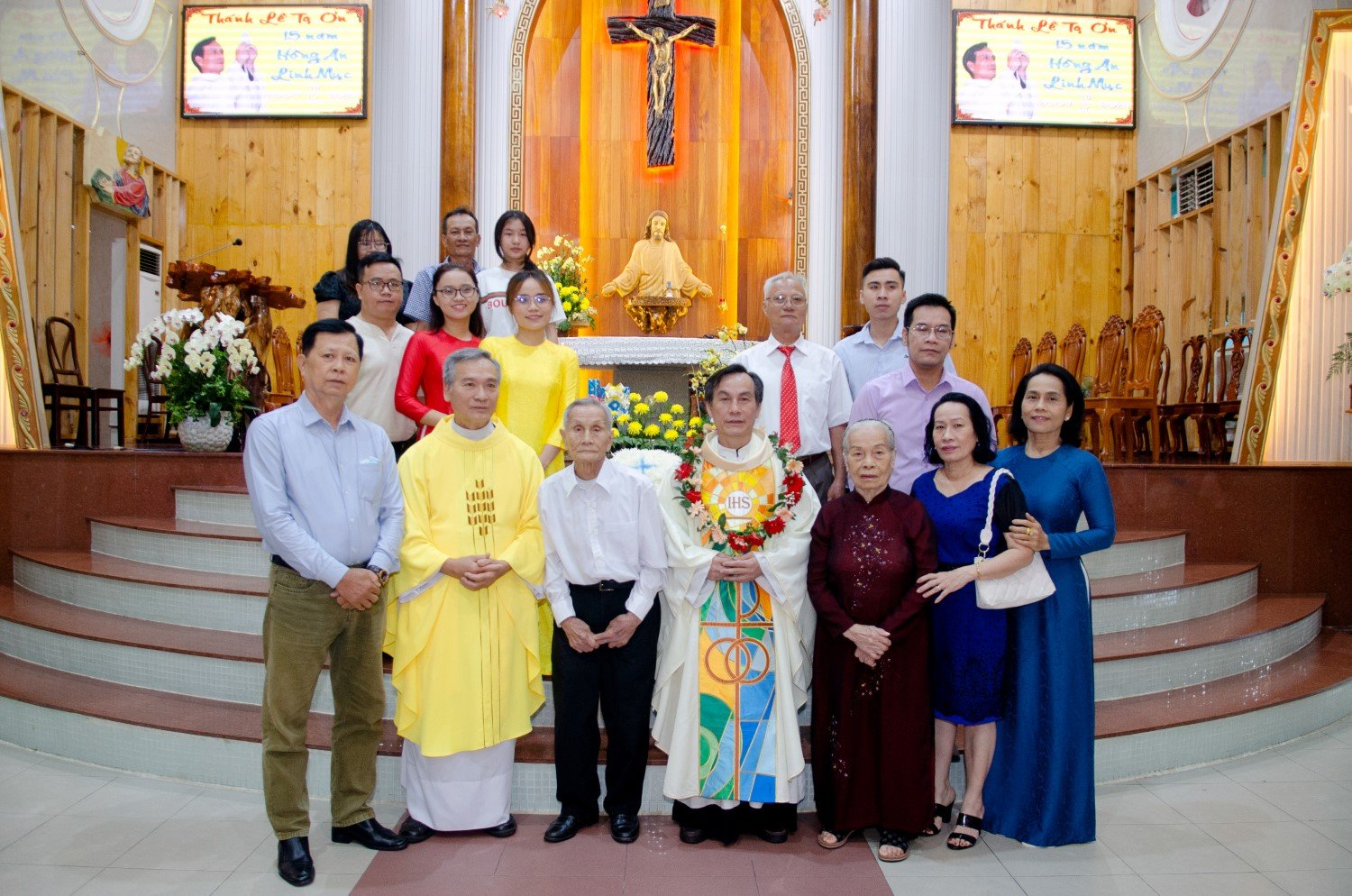 Giáo xứ Mẫu Tâm: Thánh lễ kỷ niệm 15 năm hồng ân linh mục của cha Martinô Chu Quang Định
