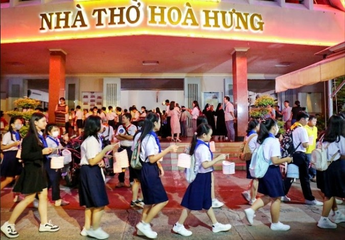 Thiếu nhi Hòa Hưng: Quây quần bên Chúa, cùng Ngài vui trăng