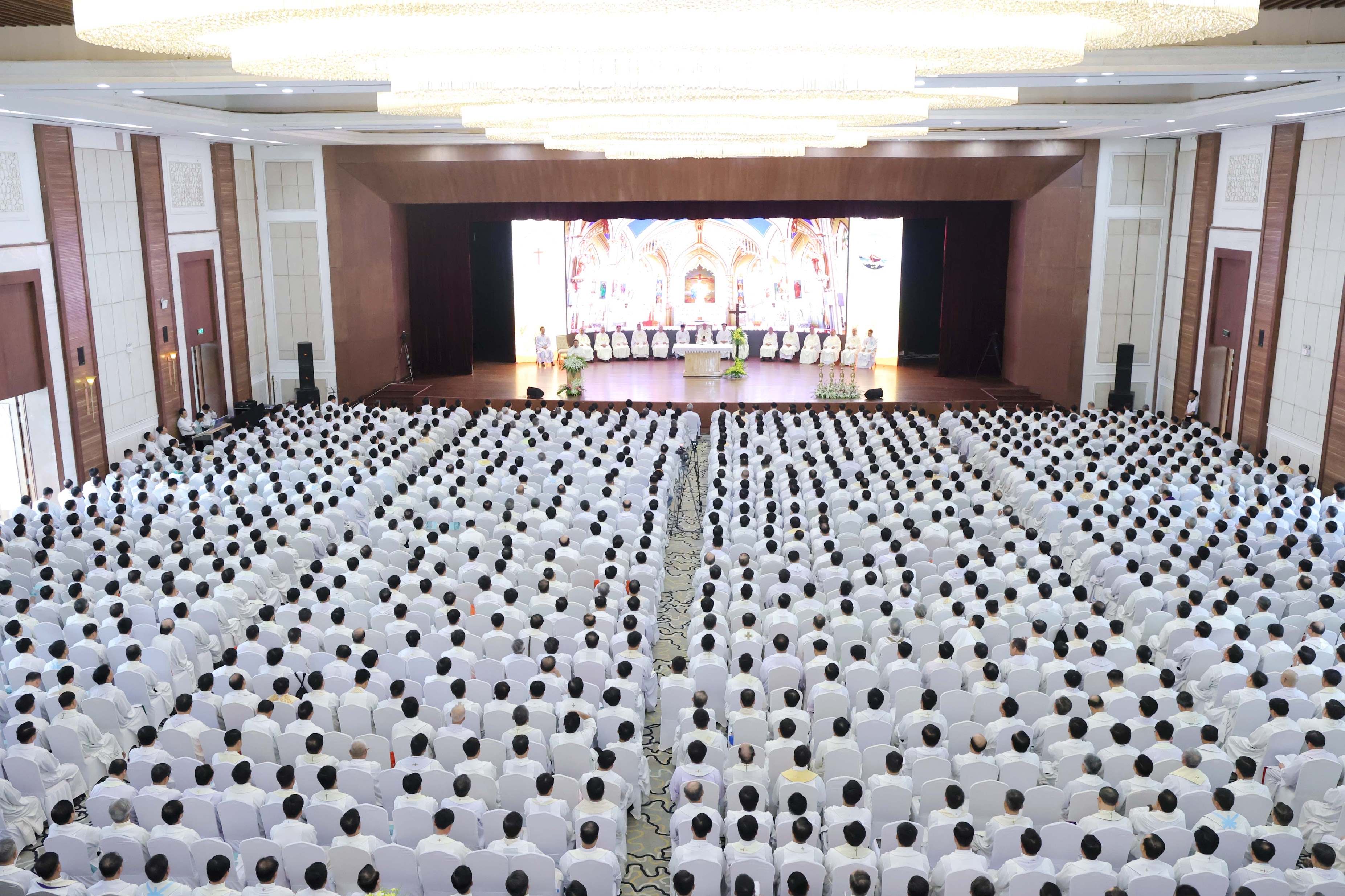 Ngày làm việc thứ ba và Thánh lễ bế mạc Khoá thường huấn linh mục Giáo tỉnh Hà Nội 2025