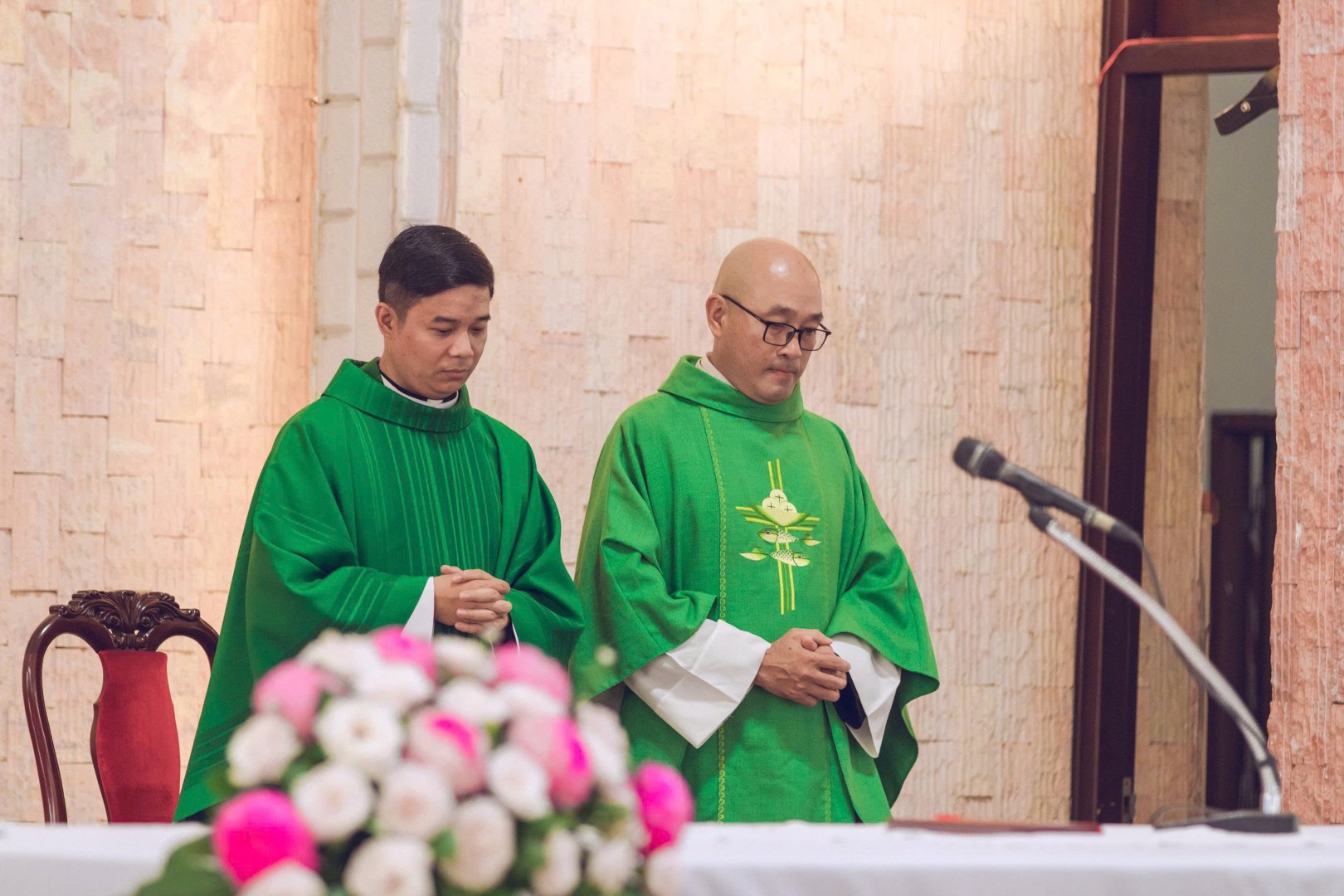 Giáo xứ Trung Mỹ Tây đón Linh mục Tân Chánh xứ và Linh mục Tân Phó xứ