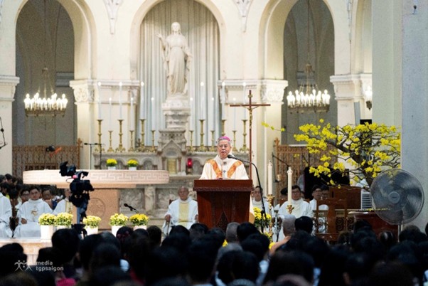 Tổng Giáo phận Sài Gòn: Thánh lễ Giao thừa tại Nhà nguyện Emmau Trung tâm Mục vụ và Nhà thờ Chính Tòa Đức Bà Sài Gòn