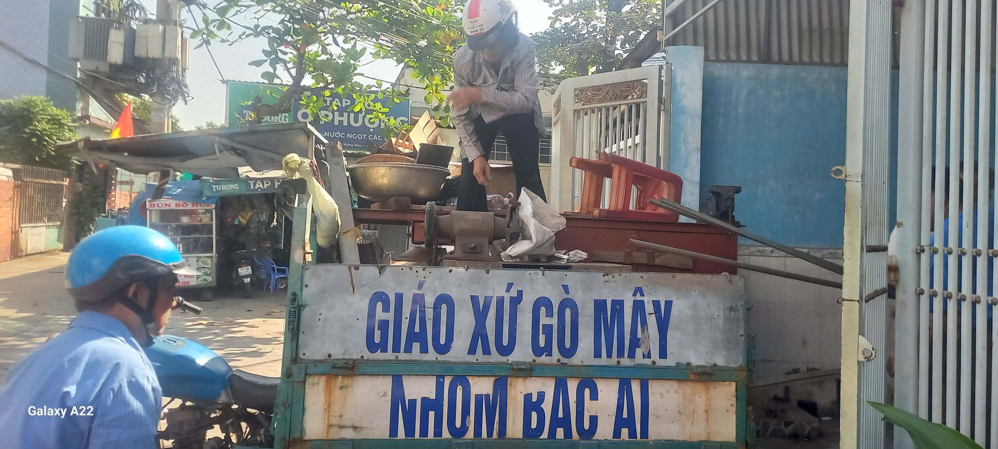 Ban Bác Ái Ve Chai giáo xứ Gò Mây: 13 năm miệt mài gom nhặt yêu thương