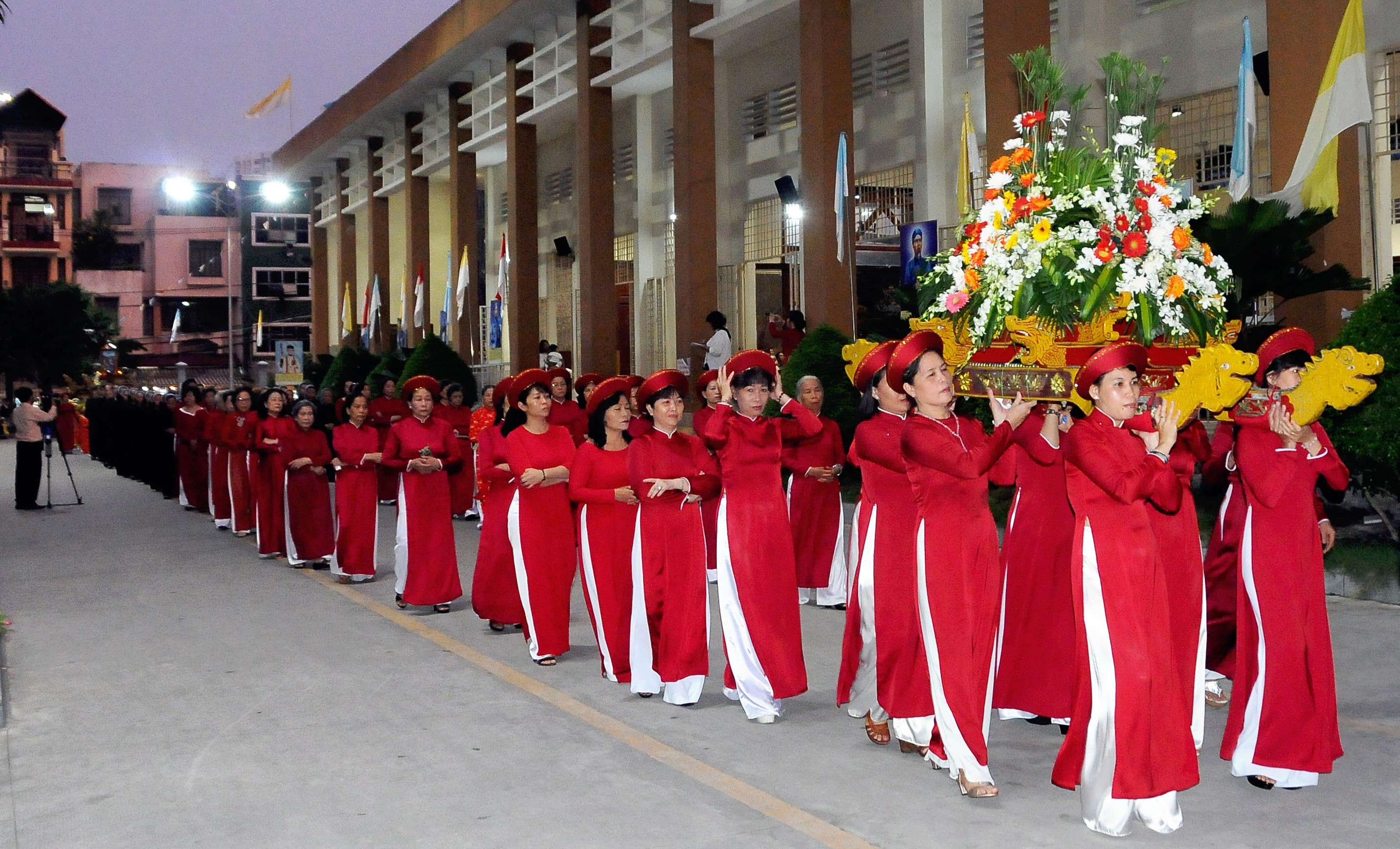 Giáo xứ Tân Phú: Mừng lễ Các Thánh Tử Đạo Việt Nam