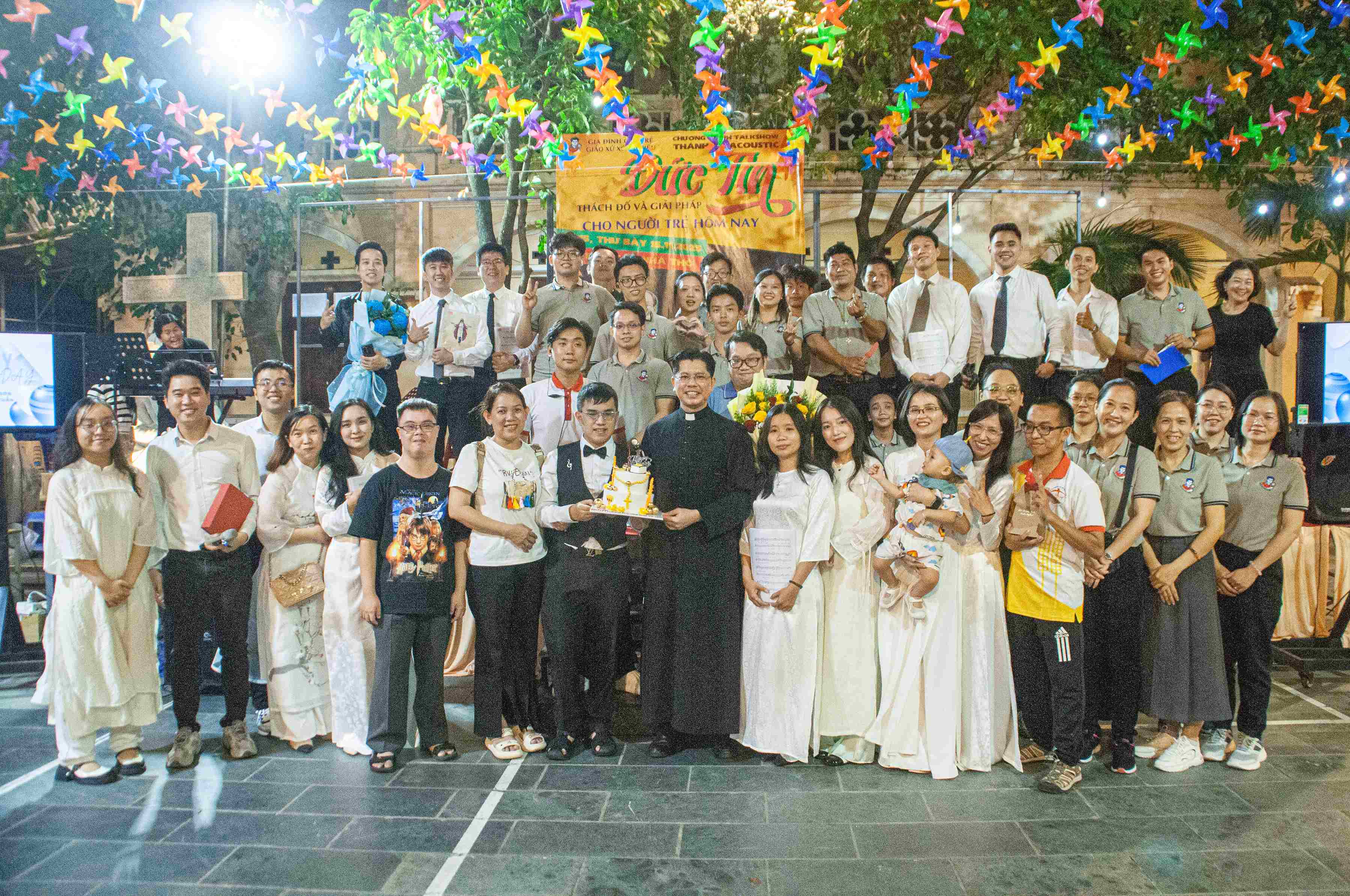 Đức tin và tiếng gọi trở về của giới trẻ Xóm Chiếu