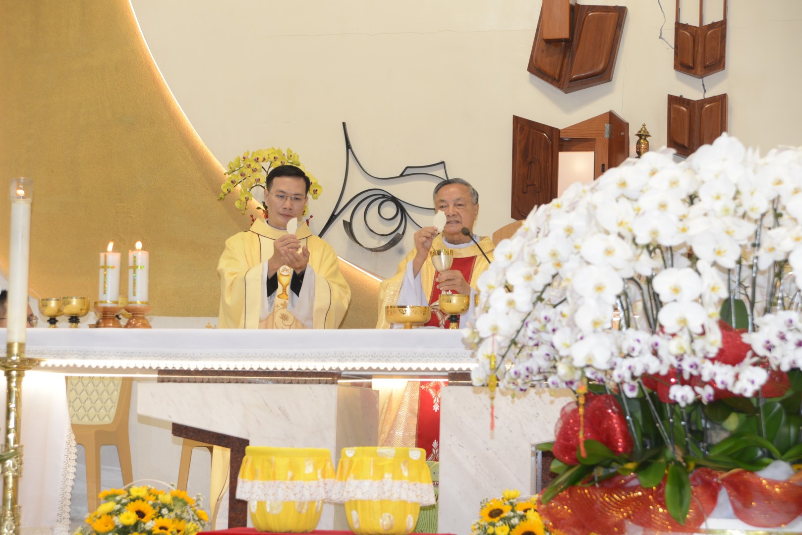 Thánh lễ Giao Thừa năm Bính Ngọ tại giáo xứ Tân Việt