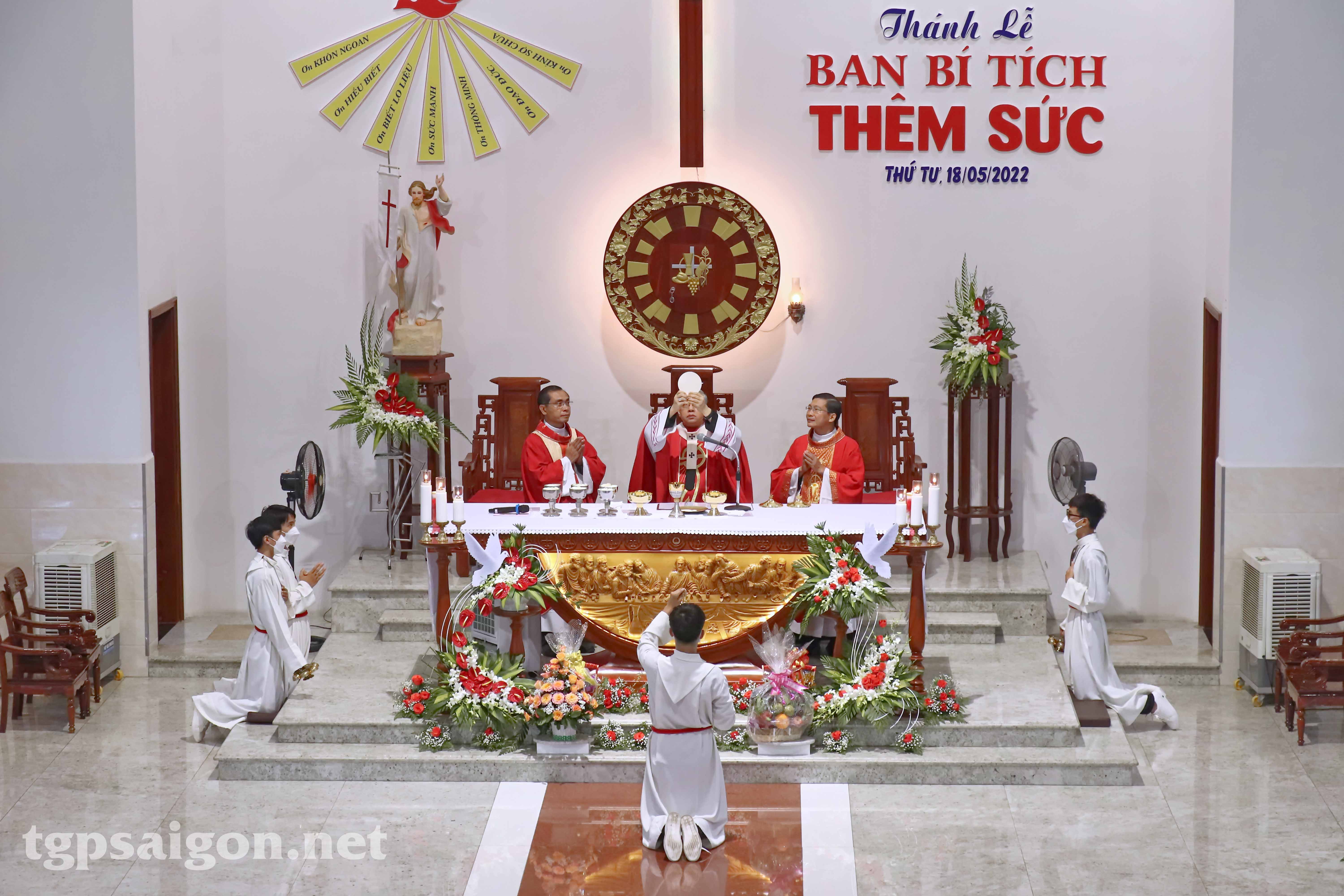 Giáo xứ. Tân Đông: Hồng Ân Chúa Thánh Thần 18-5-2022
