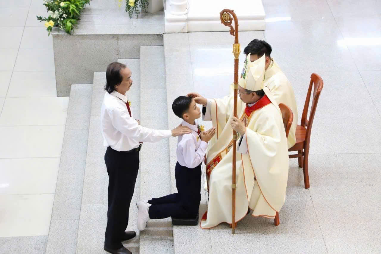 Giáo xứ Bắc Hà: Thánh lễ ban Bí tích Thêm Sức năm 2026