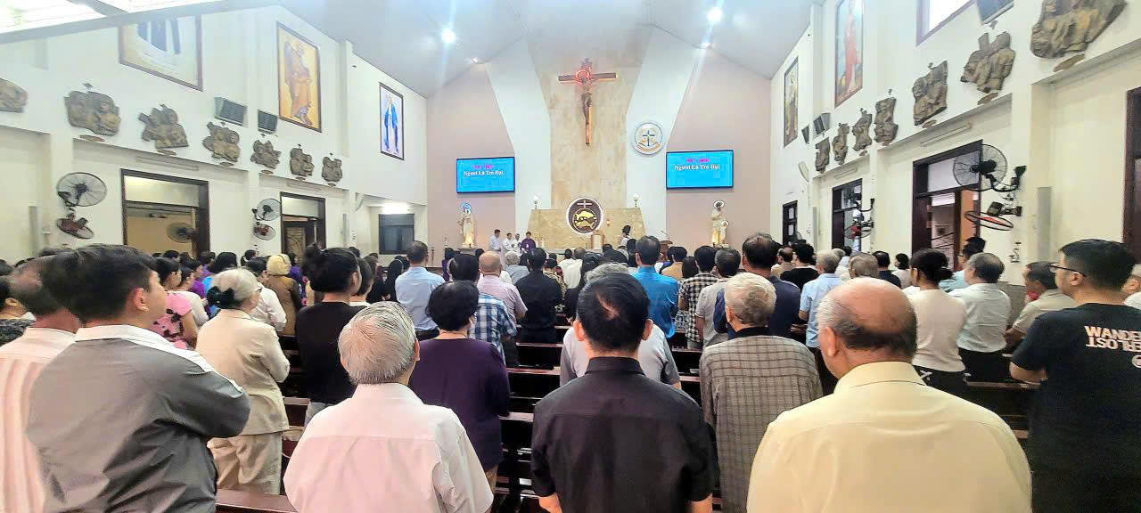 Giáo xứ Phú Hòa: Thánh lễ Tro - Từ dấu Tro đến đổi mới tâm hồn