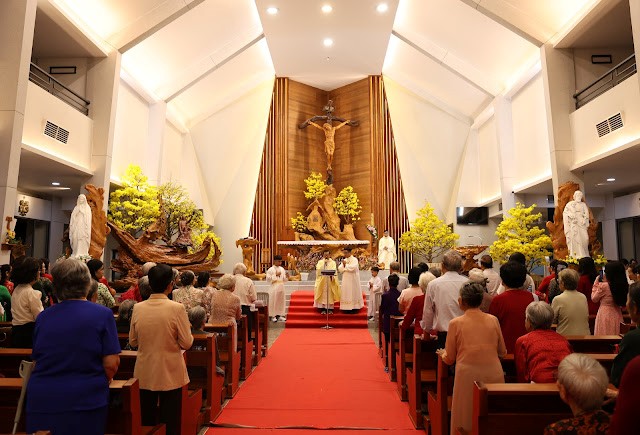 Thánh lễ chúc thọ cho các cụ cao niên tại Giáo xứ Tân Đức