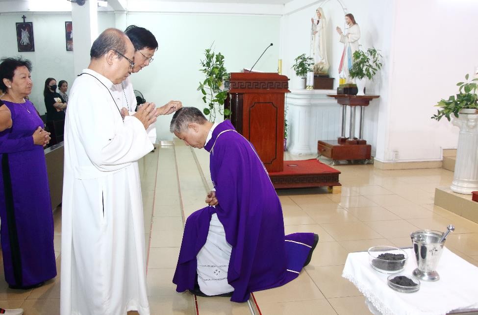 Lễ tro tại giáo xứ Mai Khôi: Trở về để yêu thương