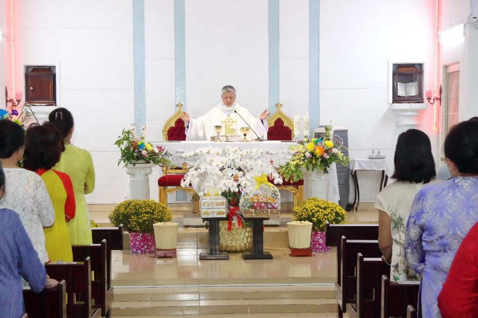 Giáo xứ Mai Khôi: Mùng 2 tết - kính nhớ tổ tiên