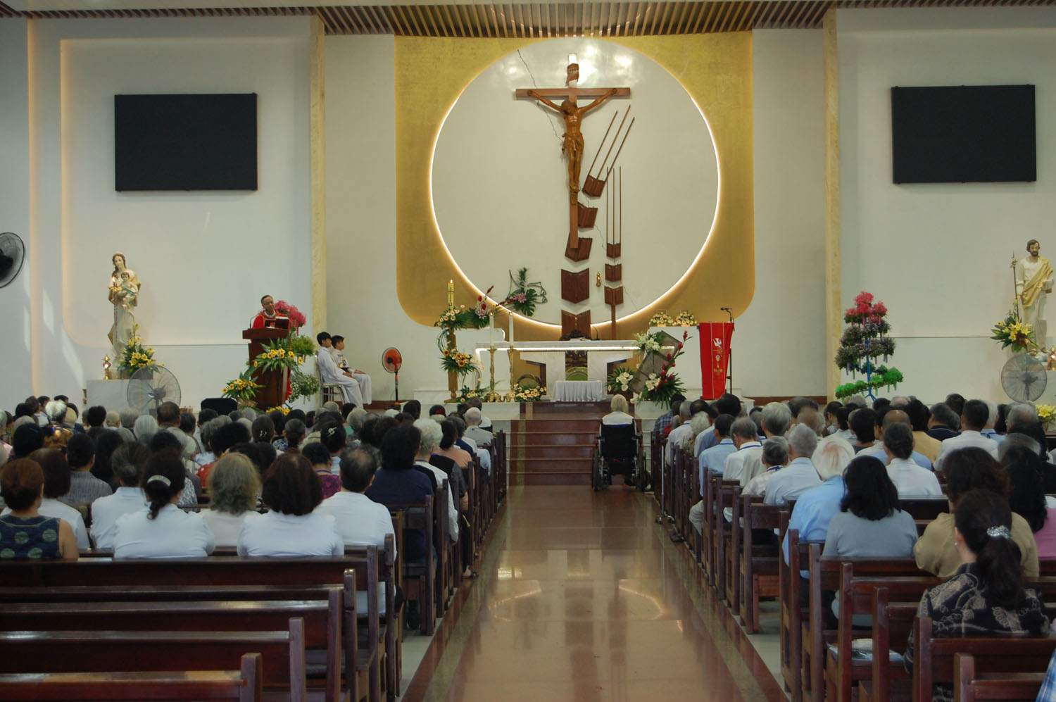 Giáo xứ Tân Việt: Thánh lễ cầu cho các bệnh nhân, ngày 19-05-2024
