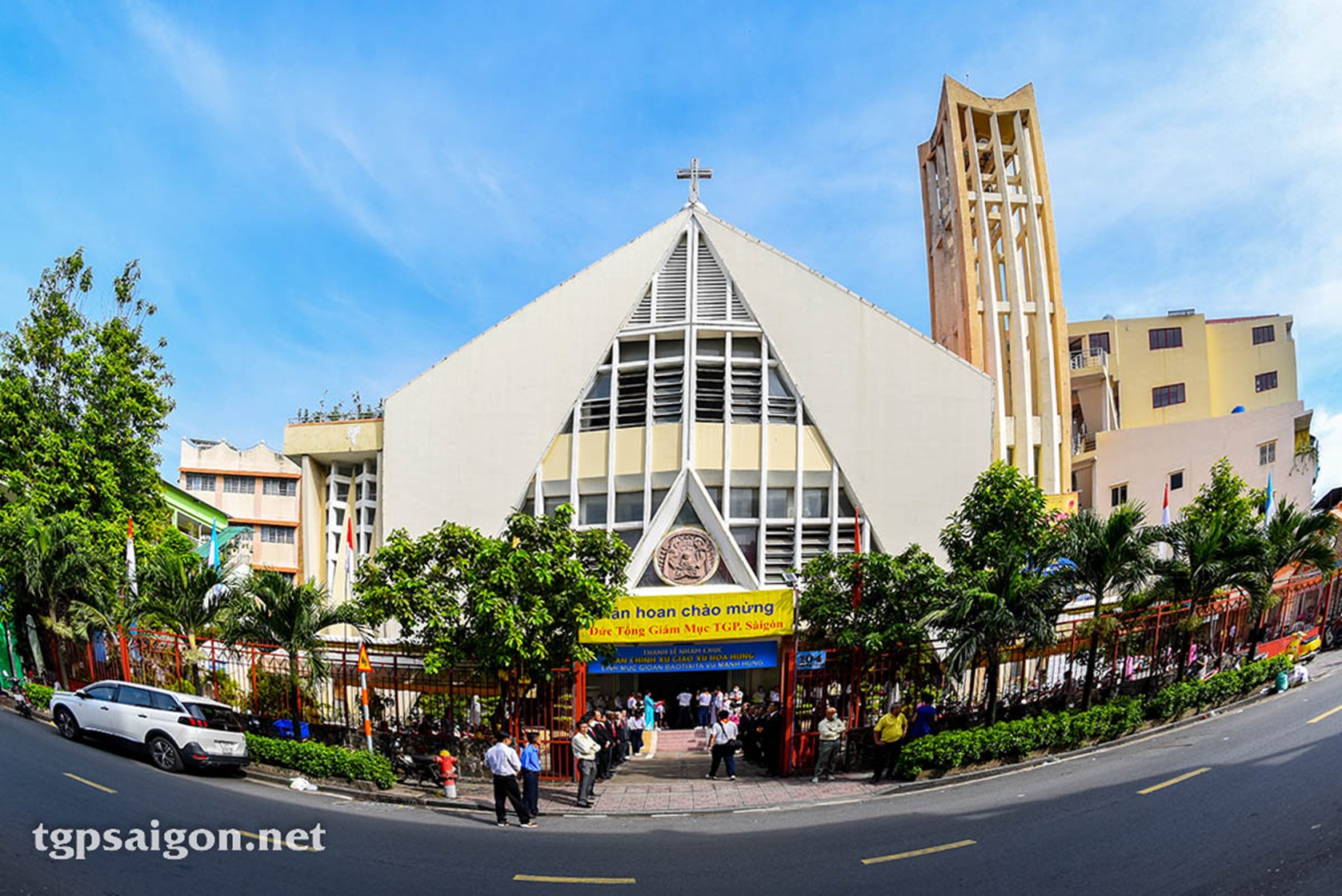 “Lạy Chúa, xin cho con biết yêu mến ngôi nhà Chúa ngự”