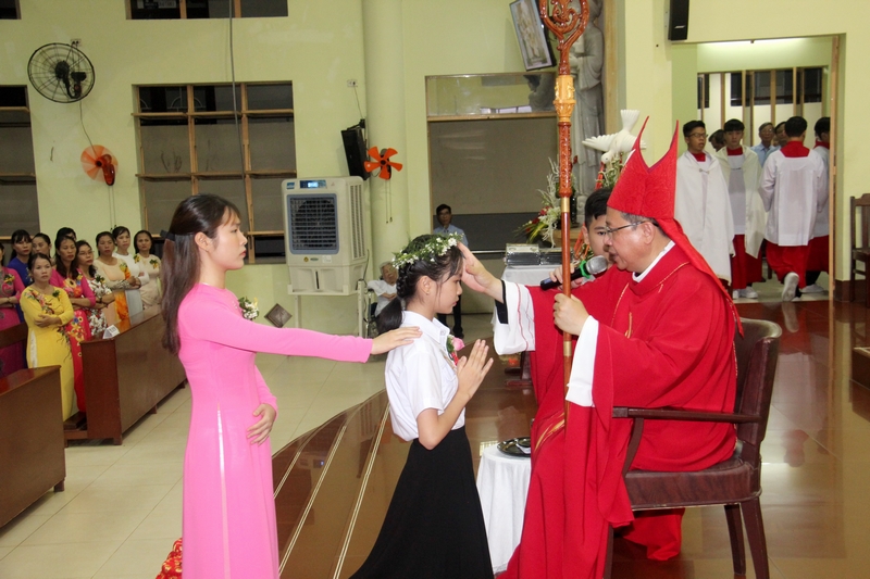 Giáo xứ Lam Sơn: Ngôi Ba ngự đến