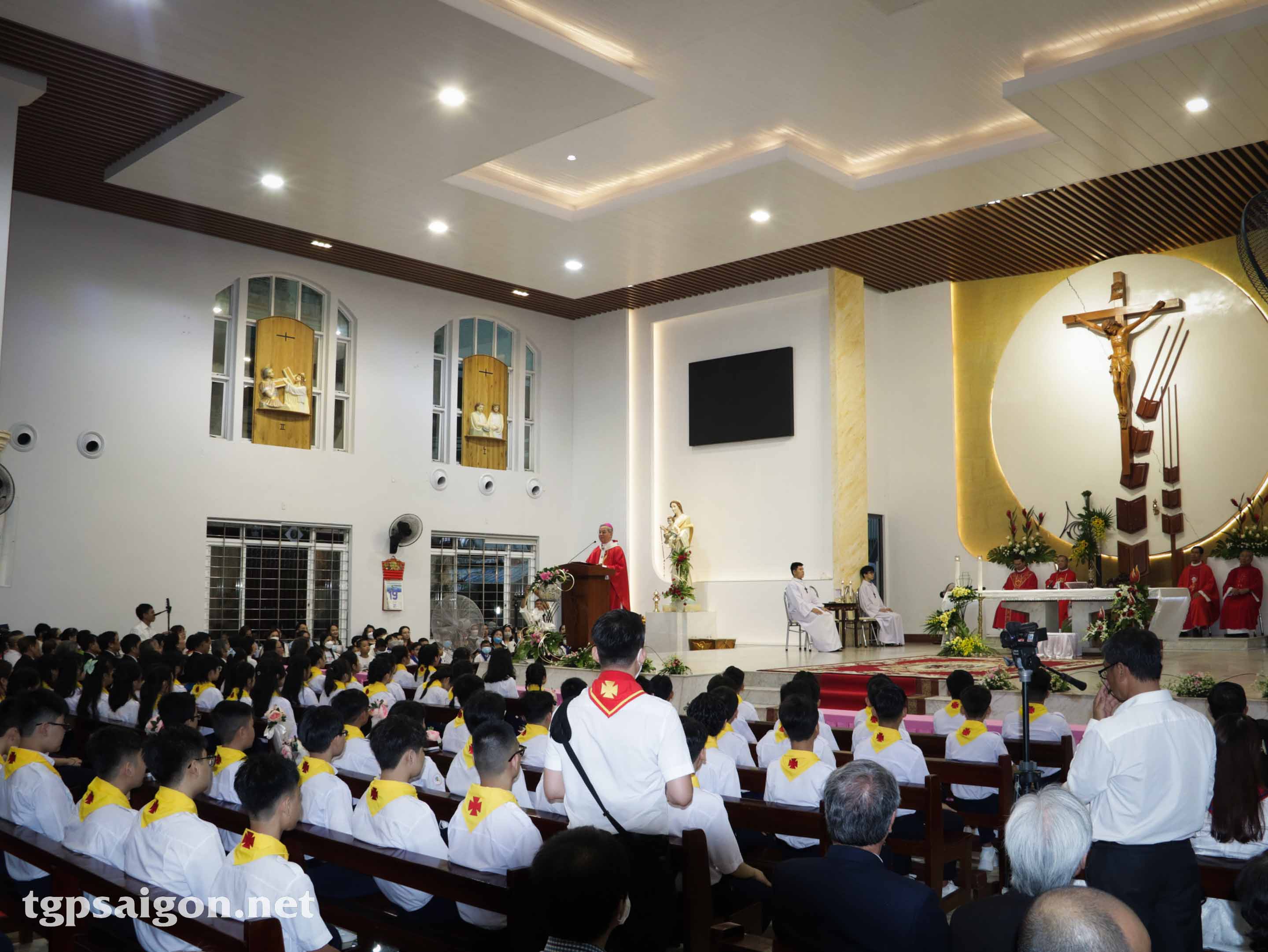 Giáo xứ Tân Việt: Thánh lễ ban Bí tích Thêm Sức 19-7-2022