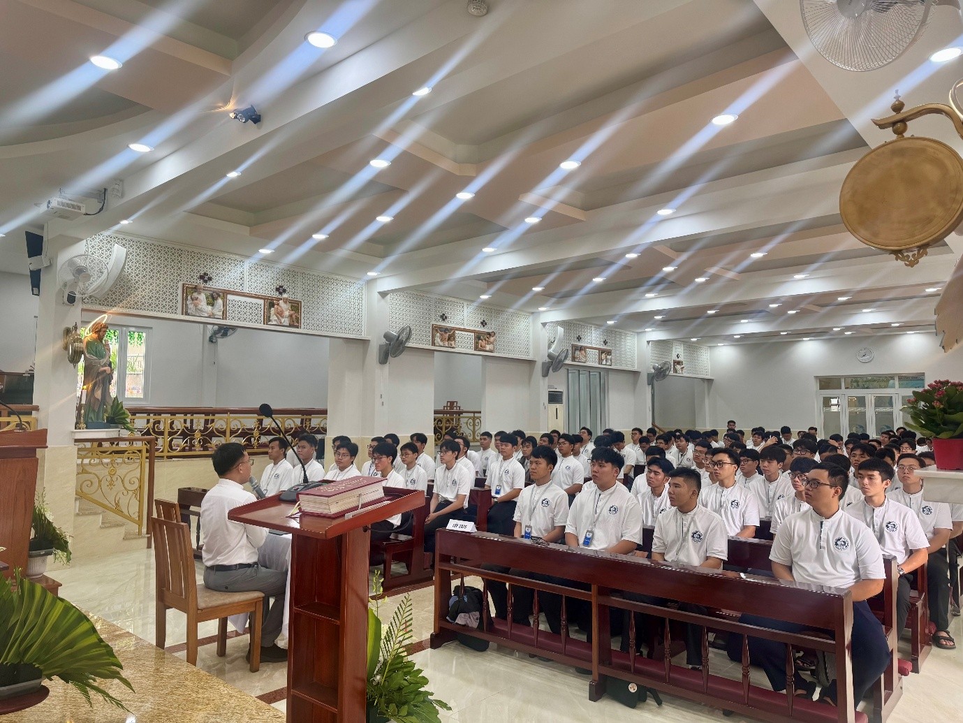 Ứng Sinh Chủng Viện Tổng Giáo Phận Sài Gòn tĩnh tâm tháng 10