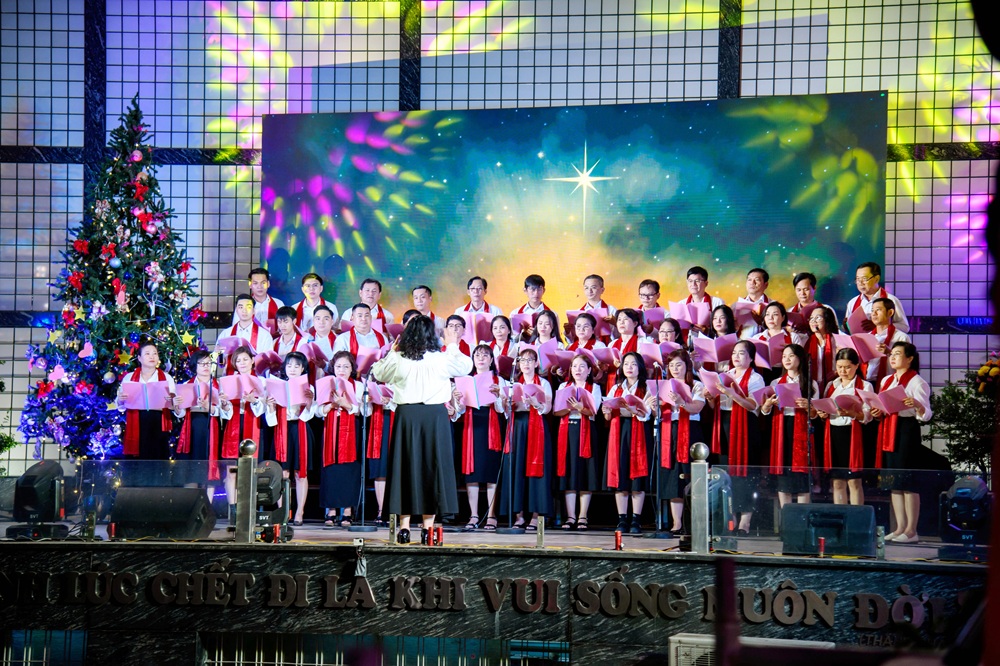 Giáo xứ Vườn Xoài: Thánh ca “Đêm hồng ân”