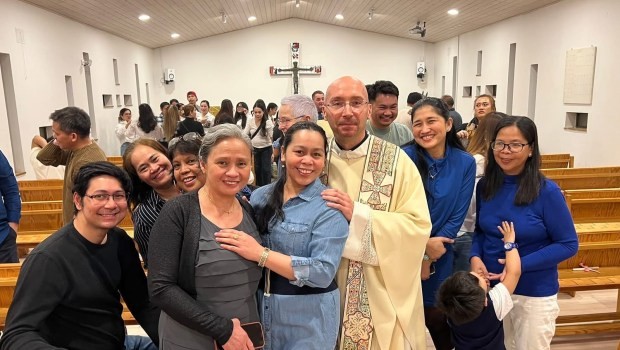 Phỏng vấn vị linh mục giáo xứ duy nhất của Greenland