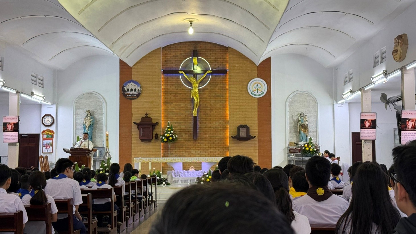 Giáo xứ Thánh Martinô: Chúa Nhật 3 Phục Sinh – Năm A