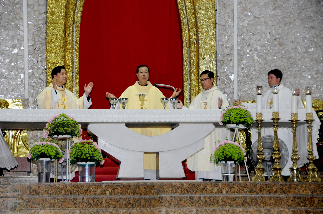 Giáo xứ Tân Phú: Thánh lễ tạ ơn nhân kỷ niệm lãnh nhận Thiên Chức Linh mục