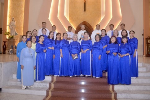 GX Phú Trung: Lễ Đức Mẹ Hồn Xác Lên Trời - Bổn mạng Nhóm Kinh Thánh Cầu Nguyện