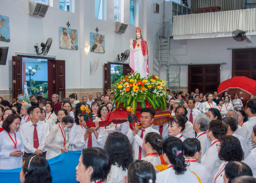Gia đình Phạt tạ Thánh Tâm giáo hạt Xóm Mới: Mừng lễ Chúa Kitô Vua 2020