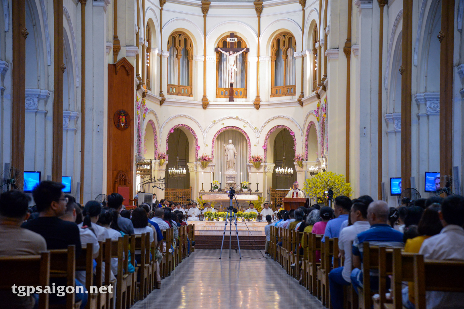 Nhà thờ Chính tòa Đức Bà Sài Gòn: Thánh lễ Giao thừa 2023