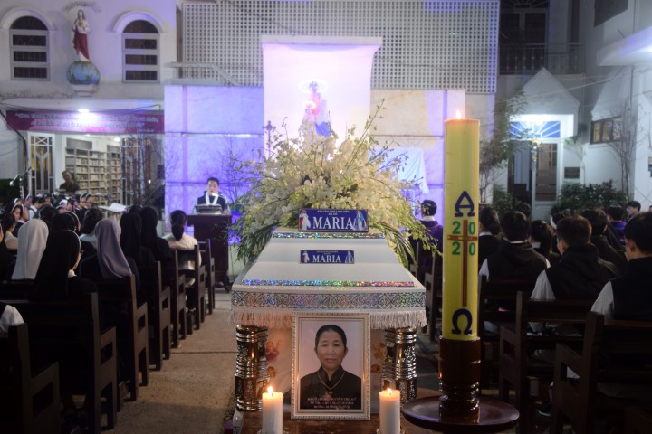 Lễ an táng bà cố Maria Nguyễn Thị Quế, mẹ của 2 tu sĩ