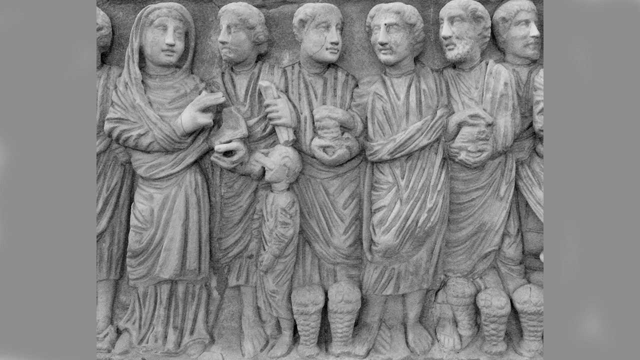 Phụ nữ và thẩm quyền trong Giáo hội như được mô tả trên quan tài bằng đá của Kitô hữu thế kỷ IV