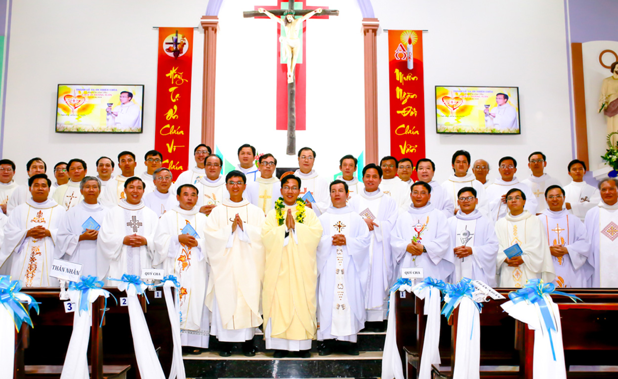 Giáo xứ Nhân Hòa: thánh lễ Tạ ơn Tân Linh mục Giuse Lê Hoàng Tuấn 20-06-2020