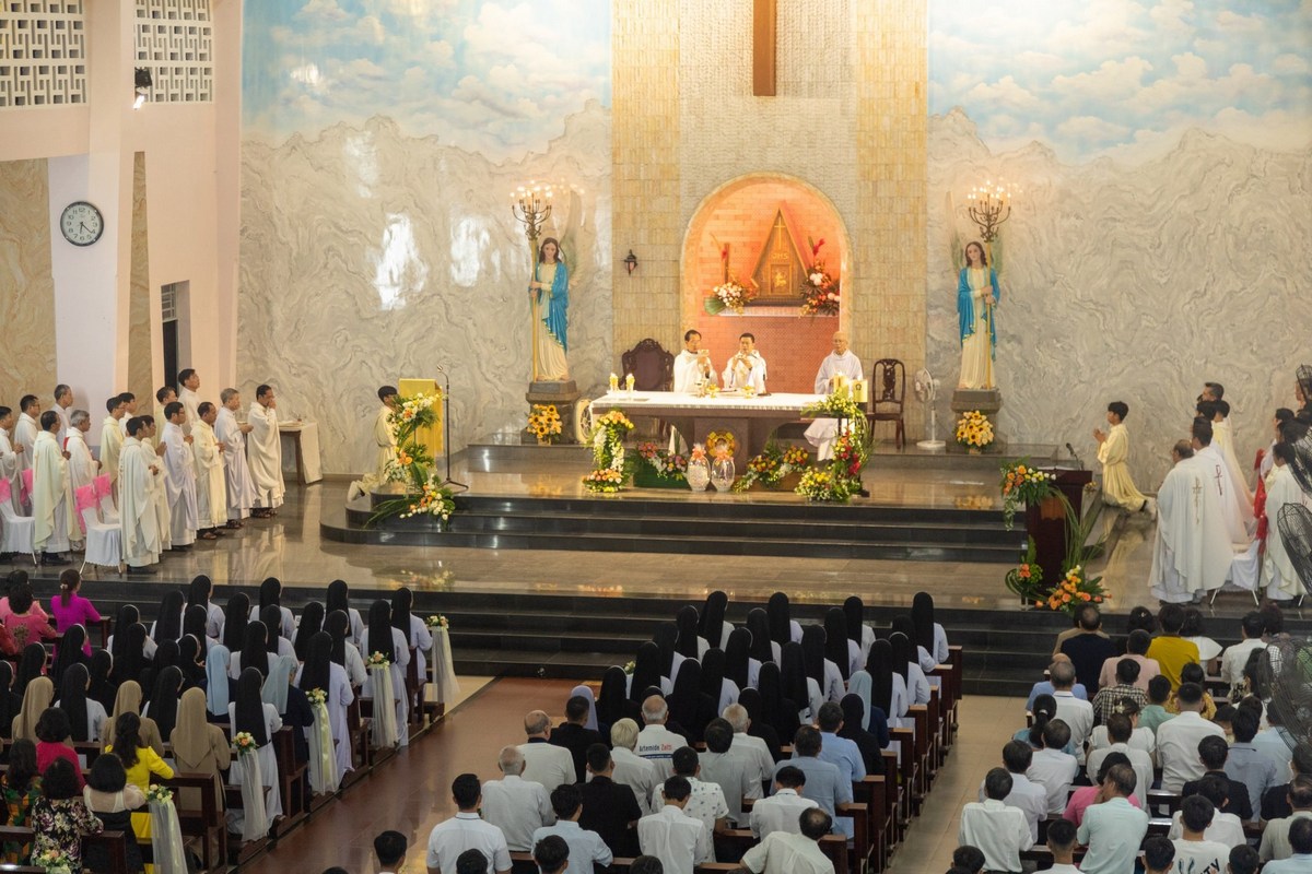 Thánh lễ Tạ ơn 30 năm Khấn Dòng của Thầy Gioan Baotixita Vũ Quang Trung - Dòng Salêdiêng Don Bosco