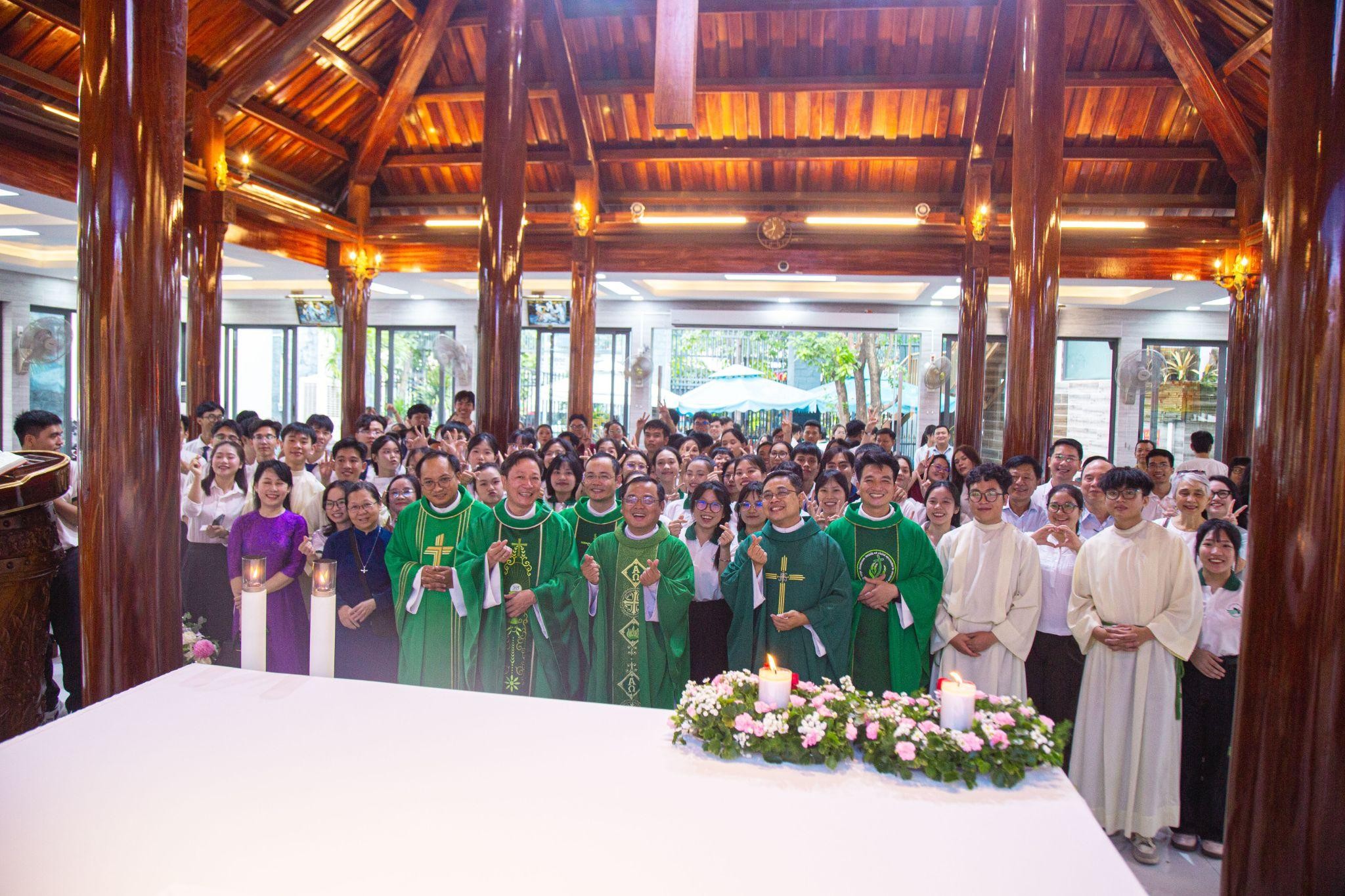 Gia đình Sinh viên Tôma Thiện: Mừng bổn mạng Thánh Tôma Thiện và kỷ niệm 26 năm thành lập