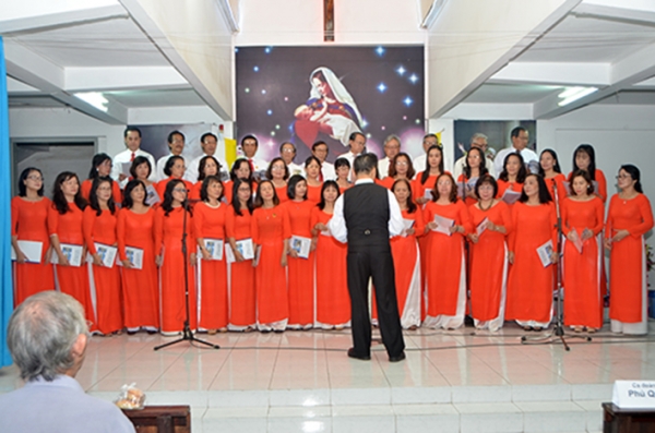 Giáo xứ Phú Quý: Hội diễn Thánh ca Giáng Sinh 2016